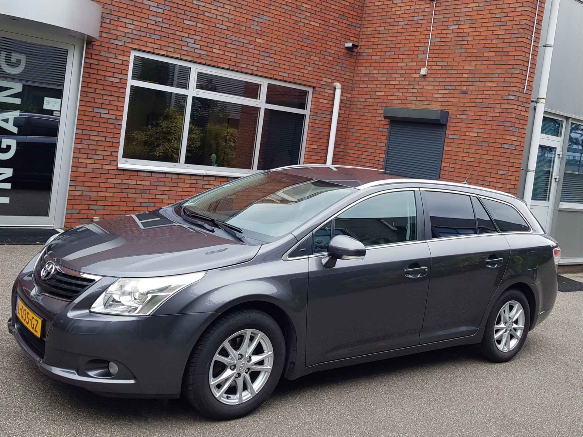 Toyota Avensis wagon
