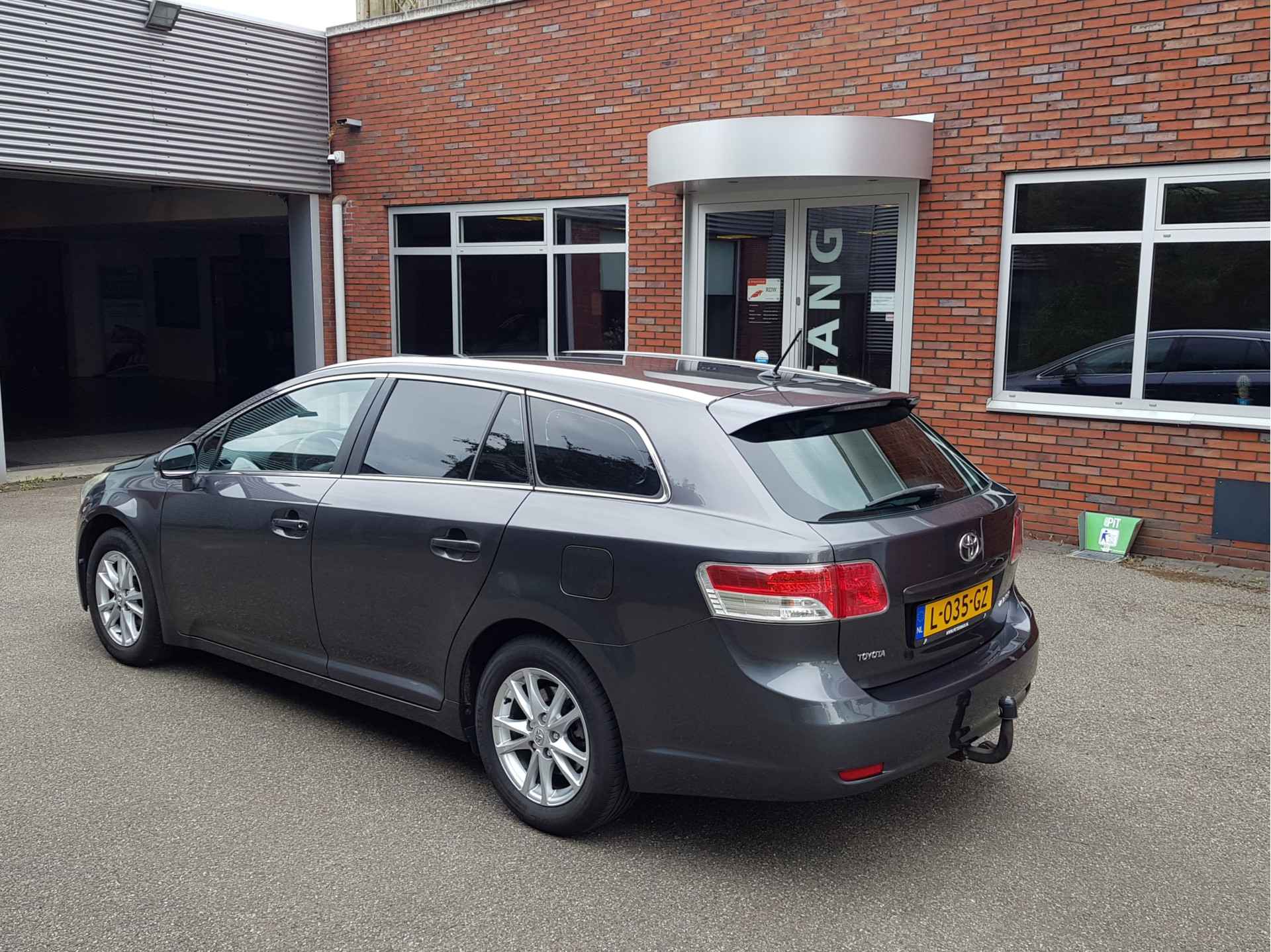 Toyota Avensis wagon