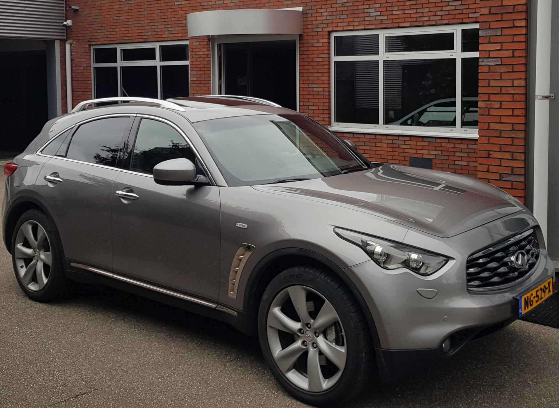 Infiniti FX
